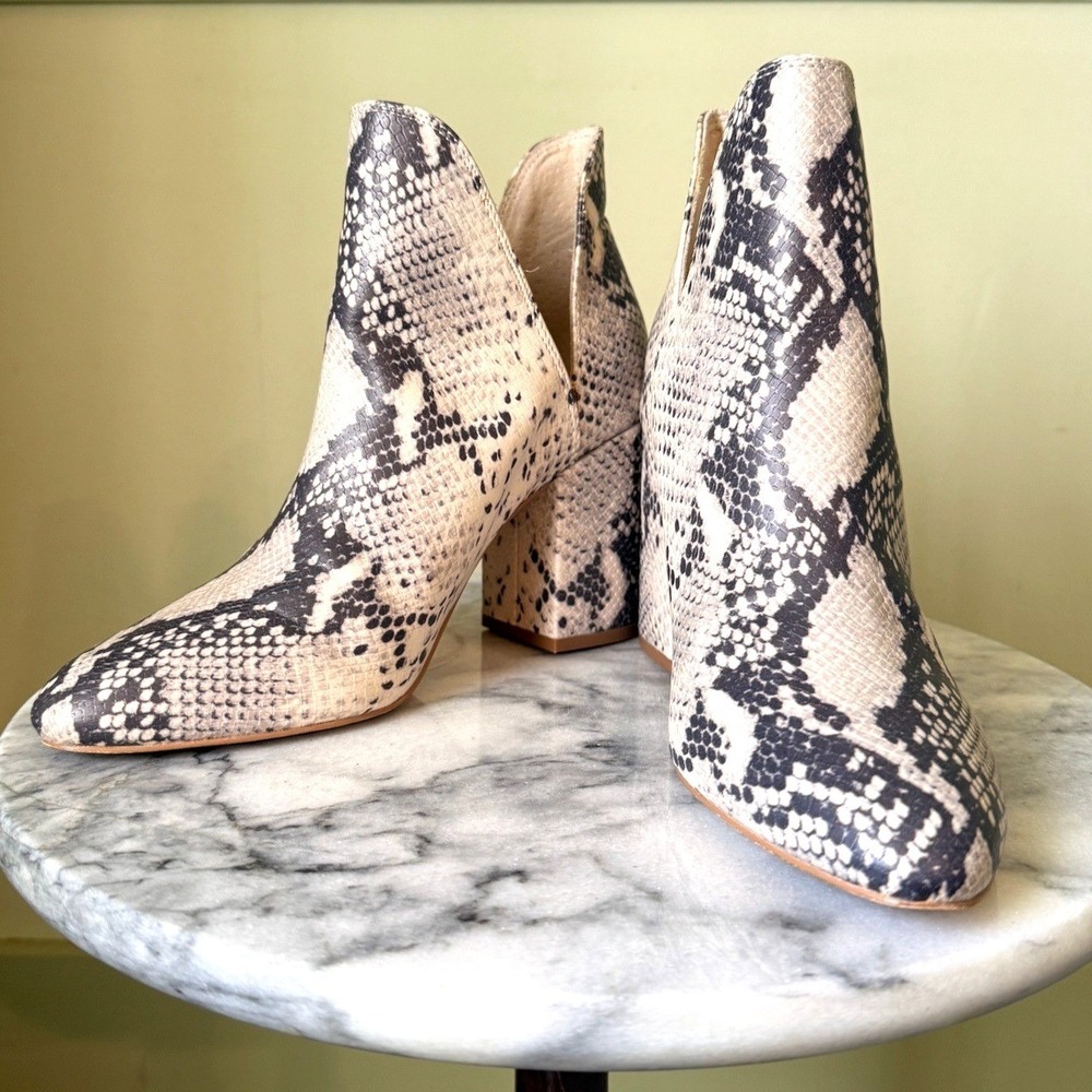 Steve Madden Rookie Snakeskin Print Ankle Booties Grey Cream Size 9M ROOK01S1